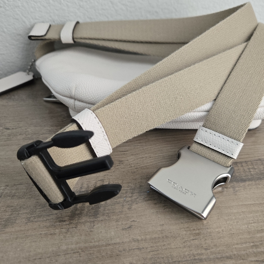 COACH Belt Bag in Crossgrain Leather Chalk - Picture 11 of 14